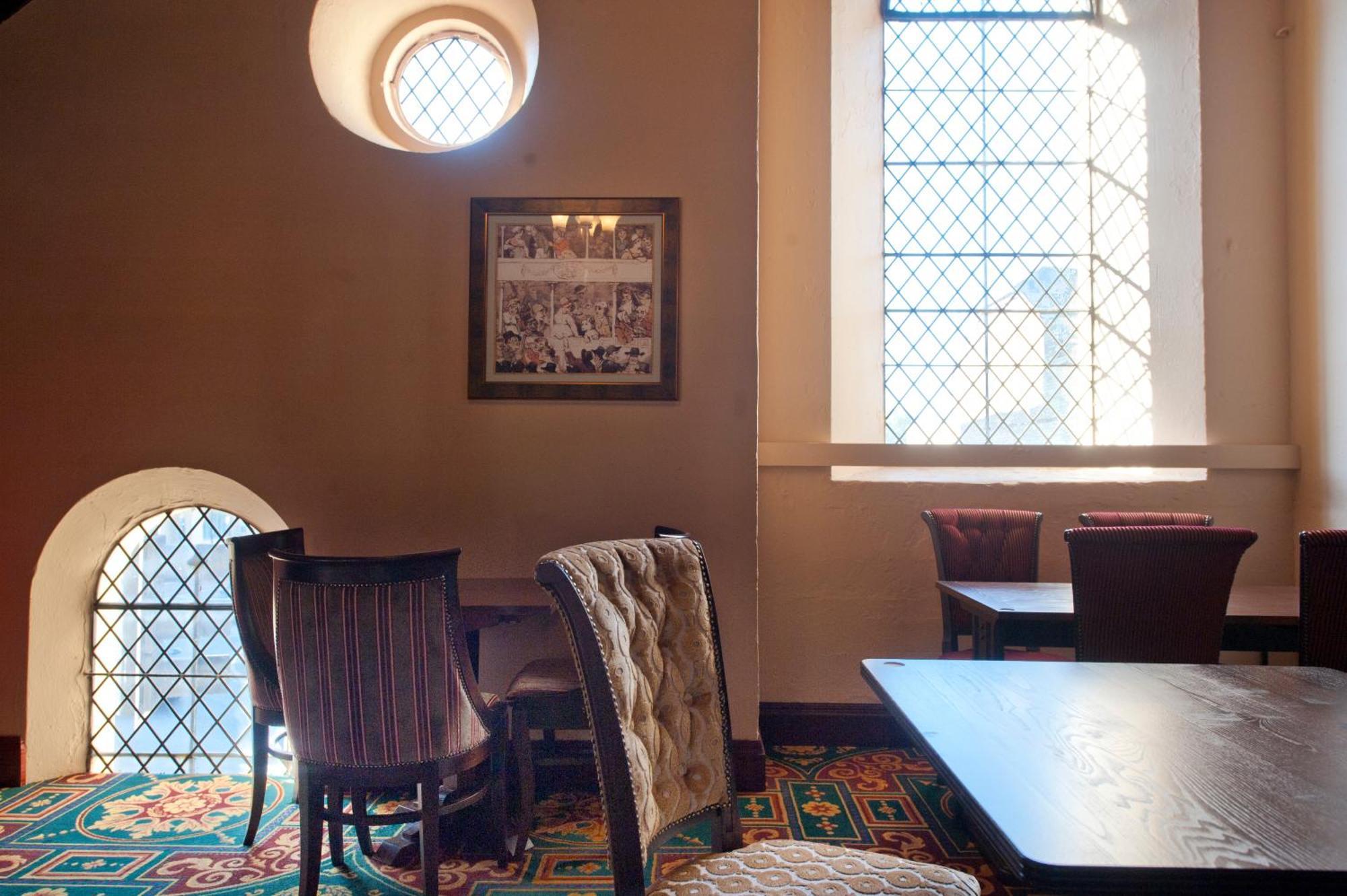 Sandford House Hotel Wetherspoon Гантінгдон Екстер'єр фото