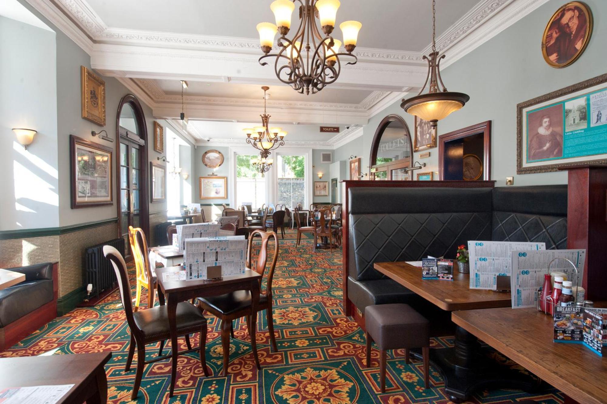 Sandford House Hotel Wetherspoon Гантінгдон Екстер'єр фото