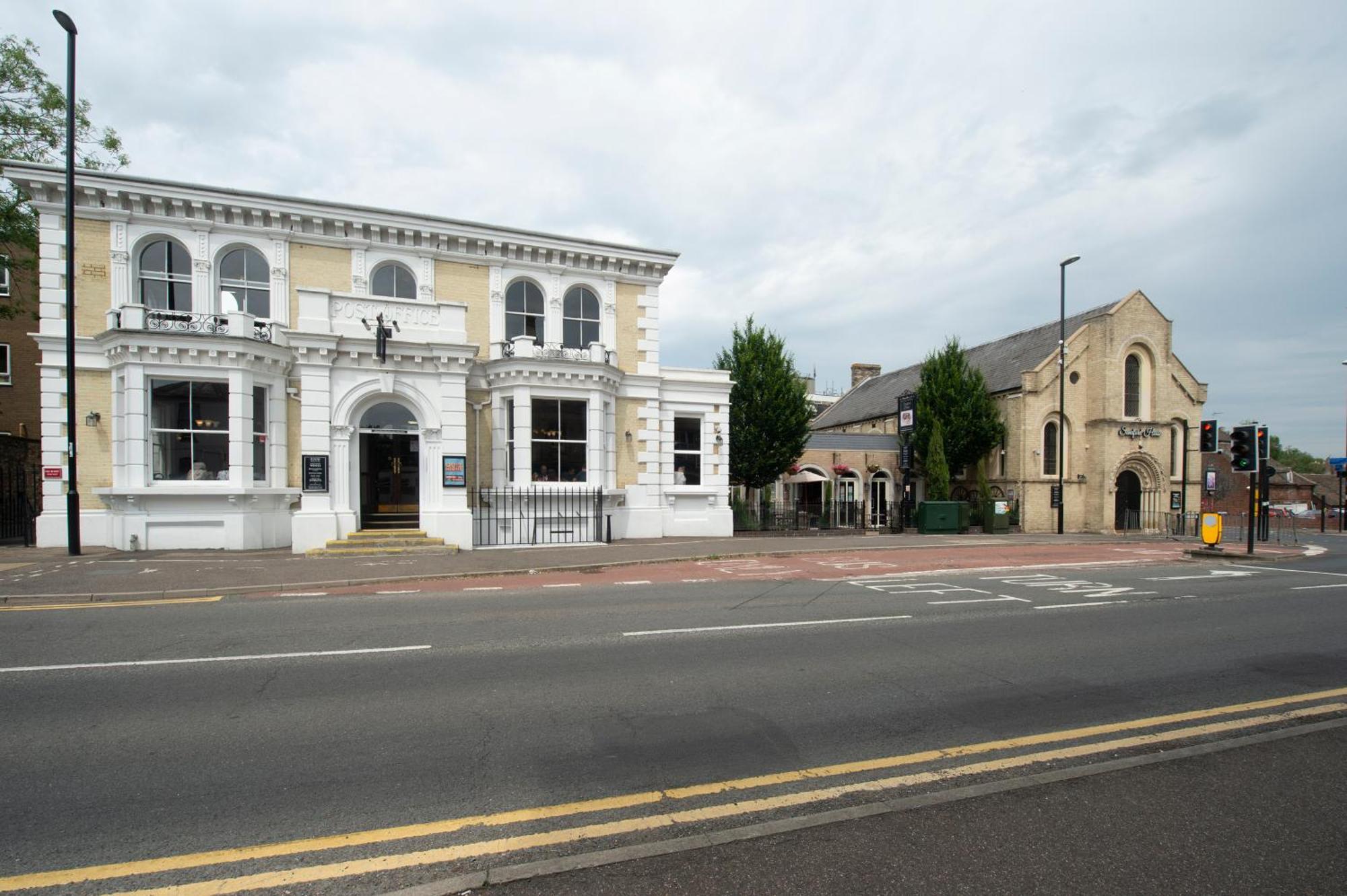 Sandford House Hotel Wetherspoon Гантінгдон Екстер'єр фото