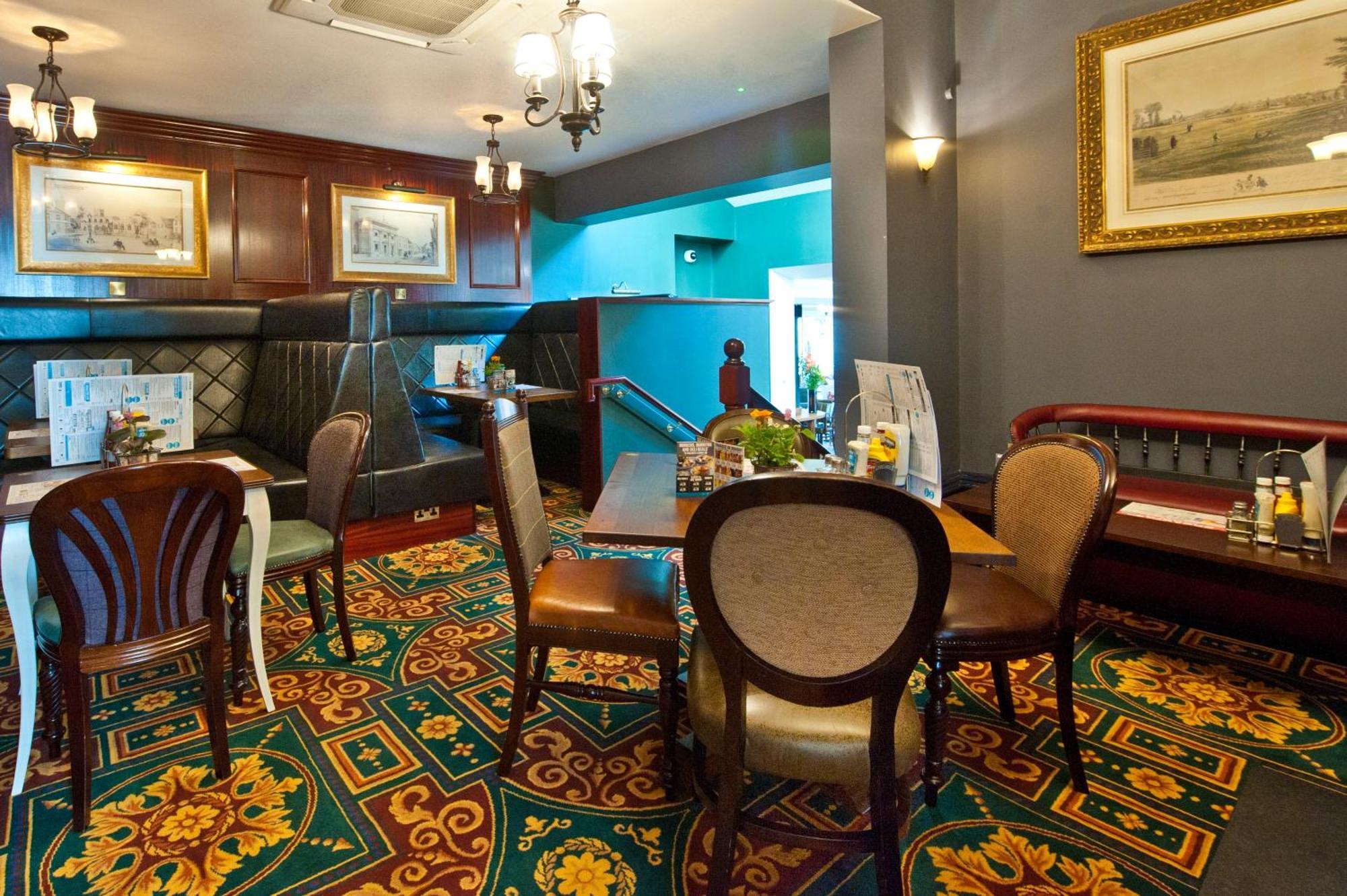 Sandford House Hotel Wetherspoon Гантінгдон Екстер'єр фото