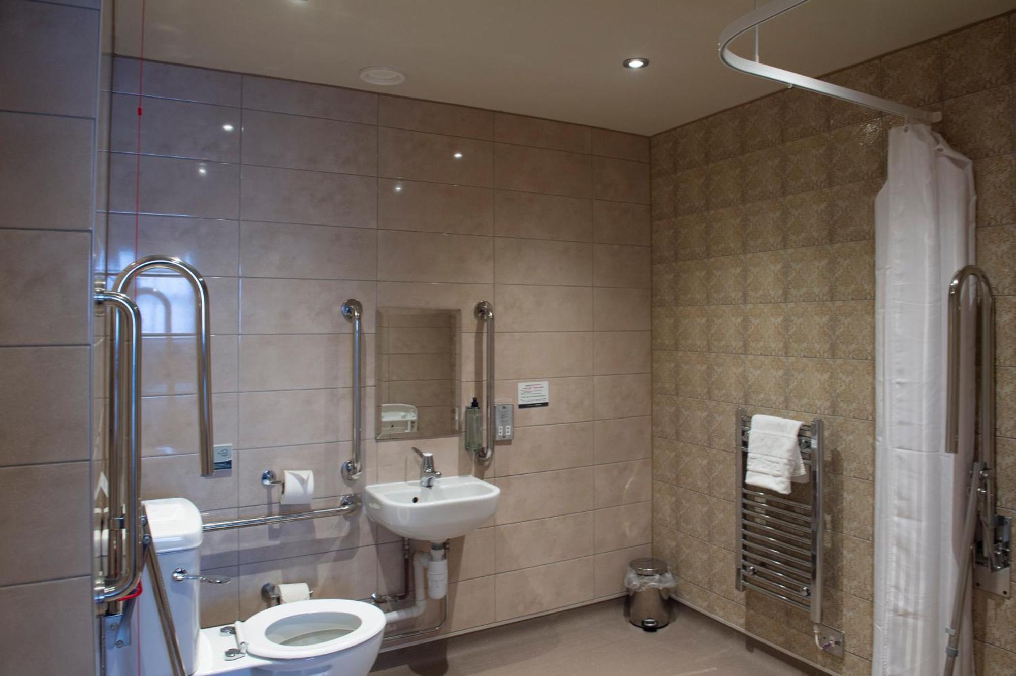 Sandford House Hotel Wetherspoon Гантінгдон Екстер'єр фото