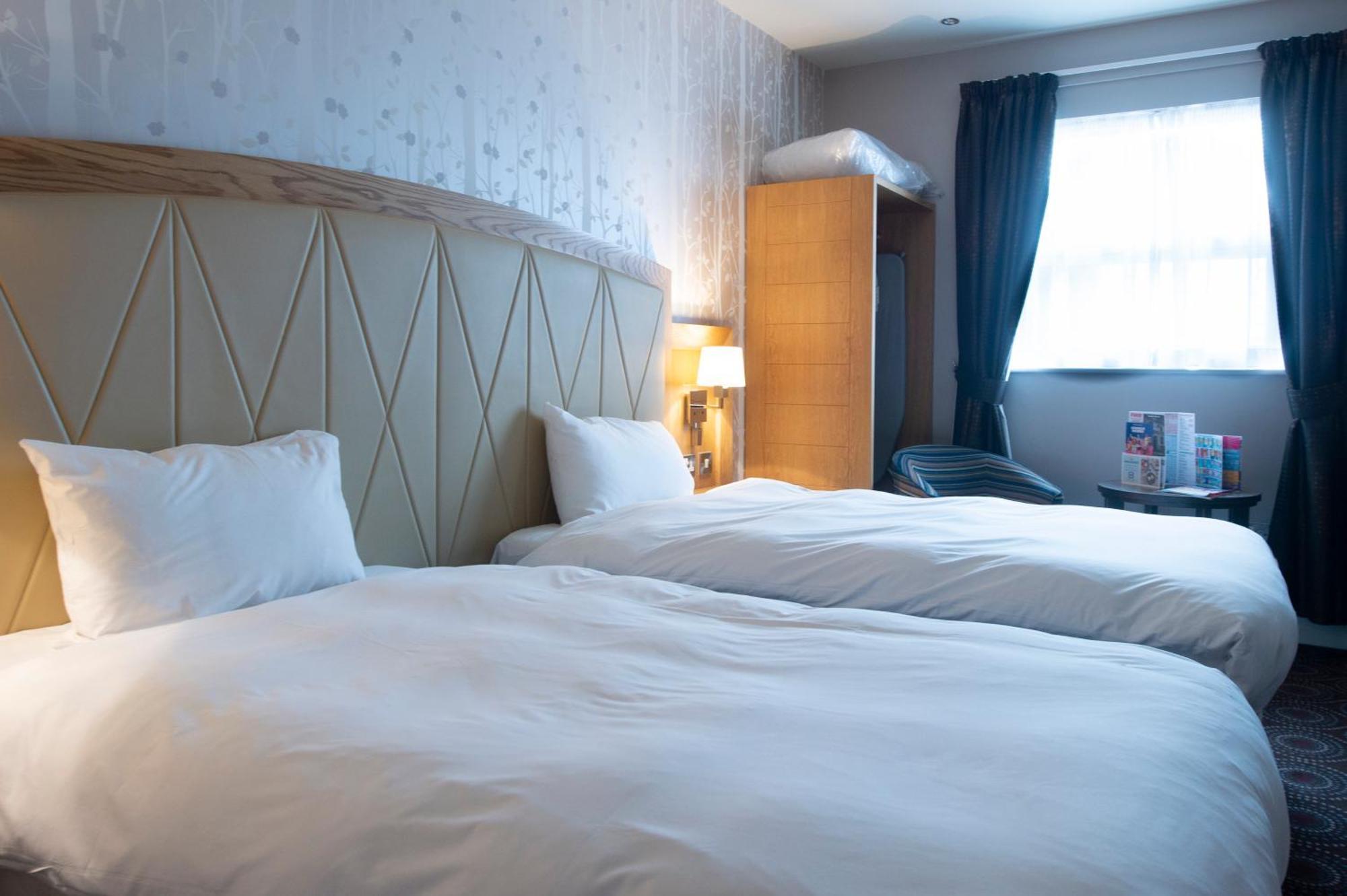 Sandford House Hotel Wetherspoon Гантінгдон Екстер'єр фото