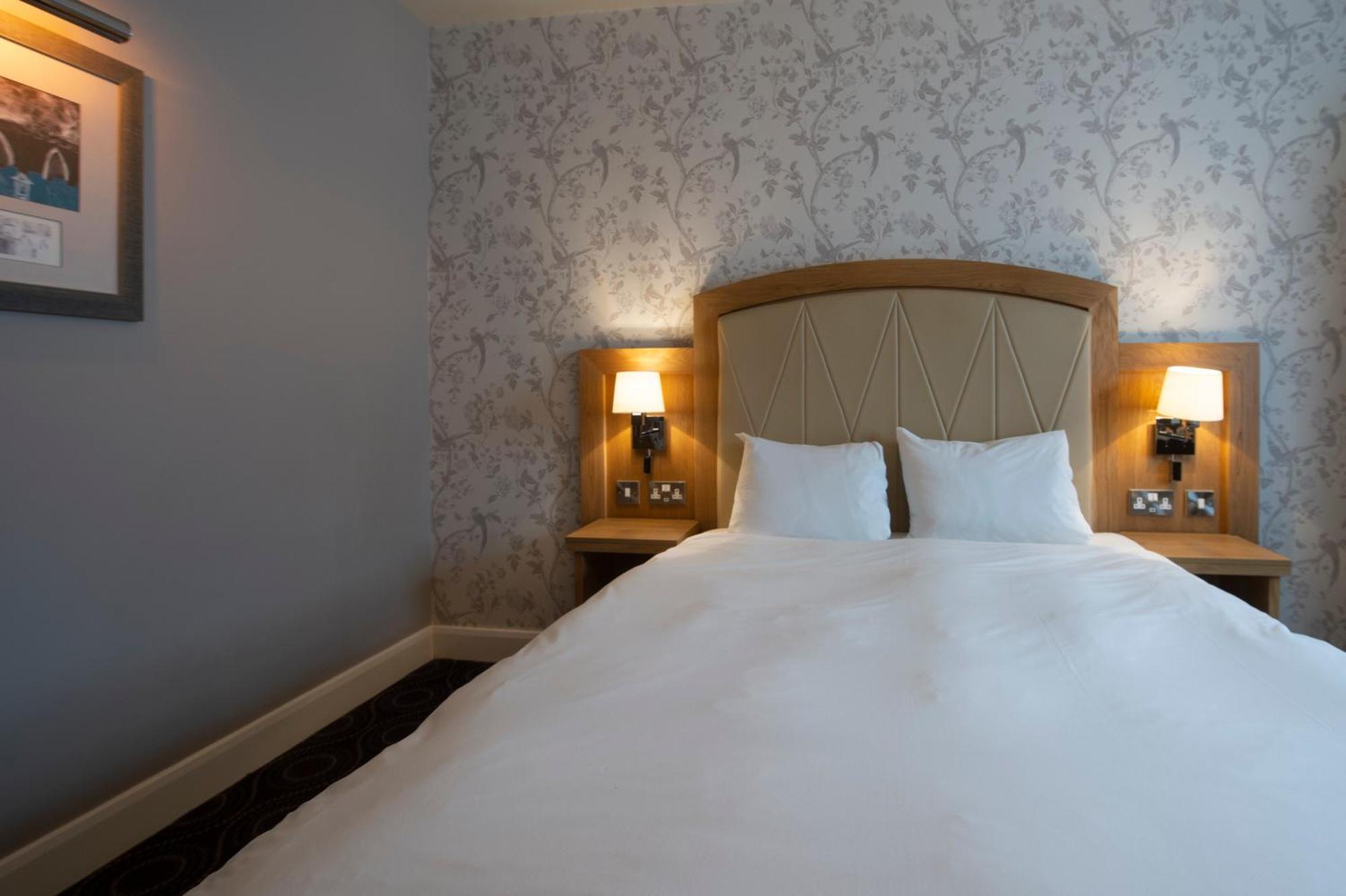 Sandford House Hotel Wetherspoon Гантінгдон Екстер'єр фото