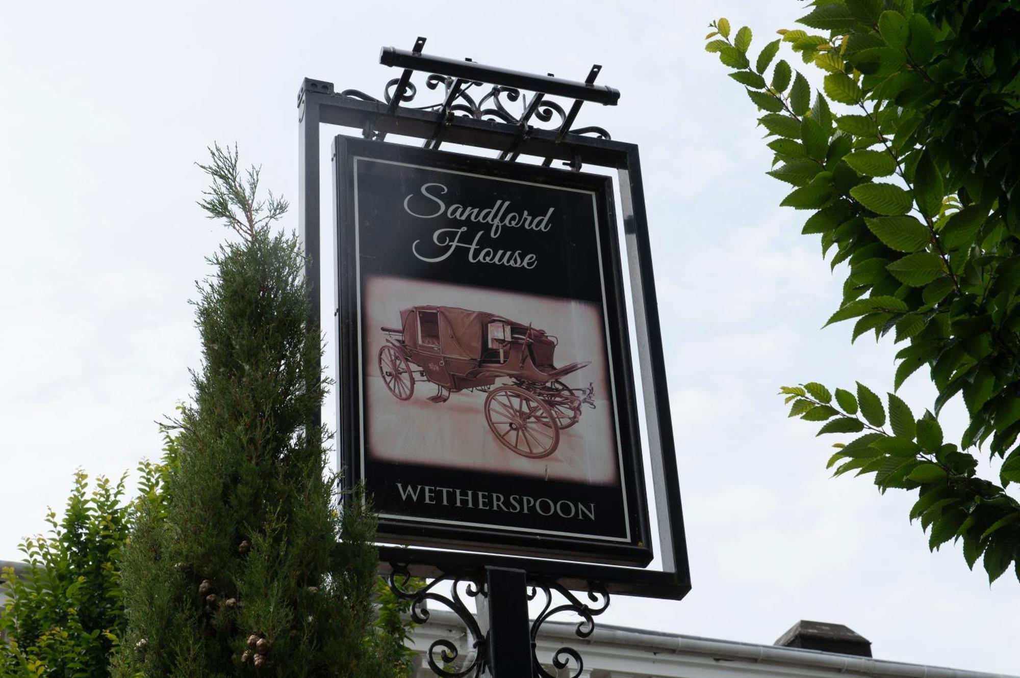Sandford House Hotel Wetherspoon Гантінгдон Екстер'єр фото