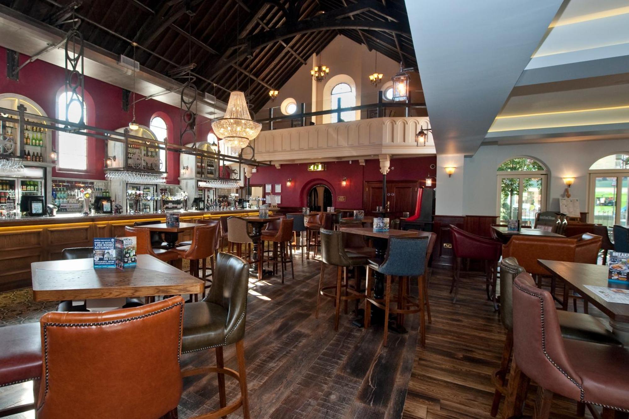 Sandford House Hotel Wetherspoon Гантінгдон Екстер'єр фото