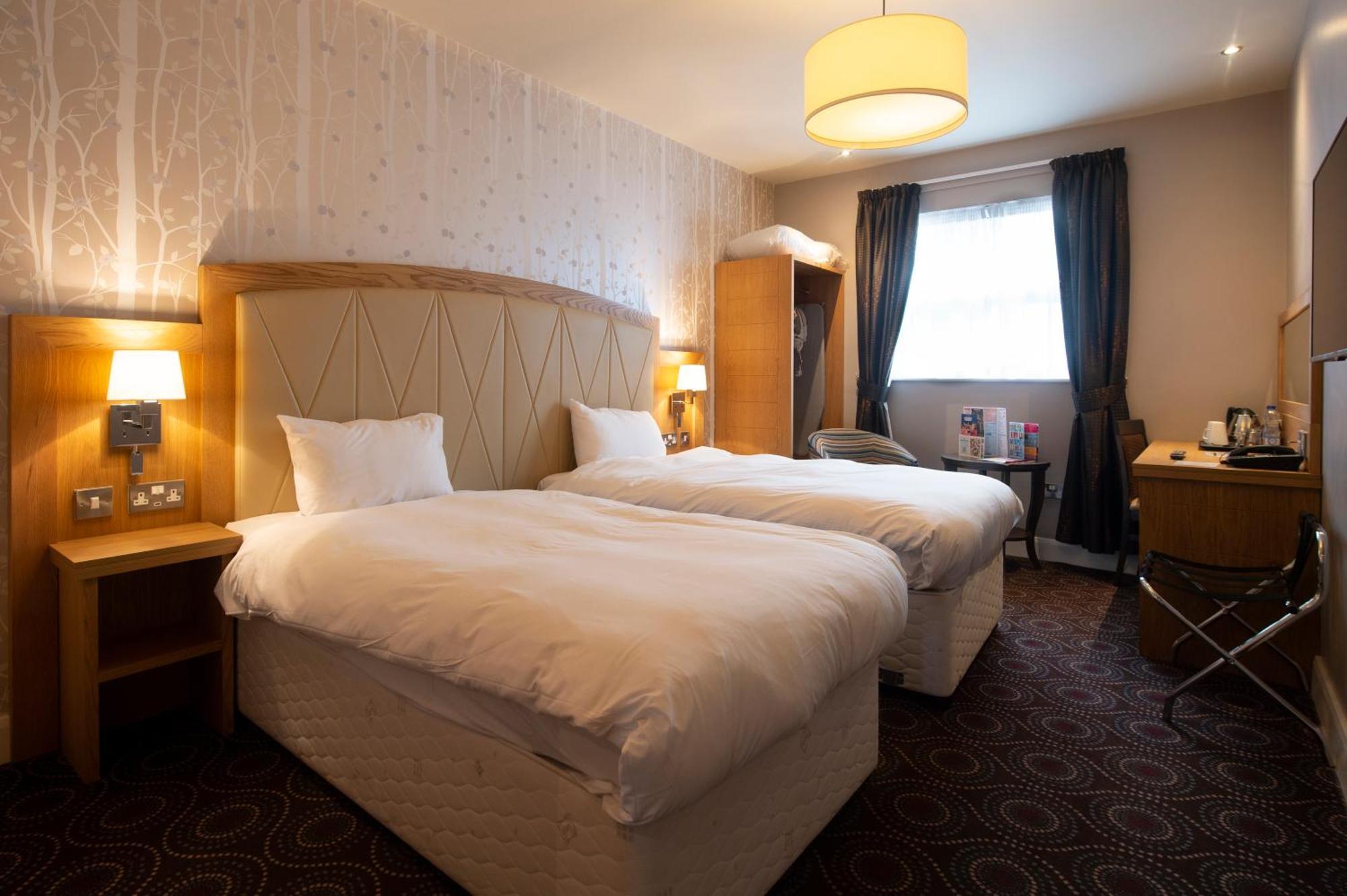 Sandford House Hotel Wetherspoon Гантінгдон Екстер'єр фото