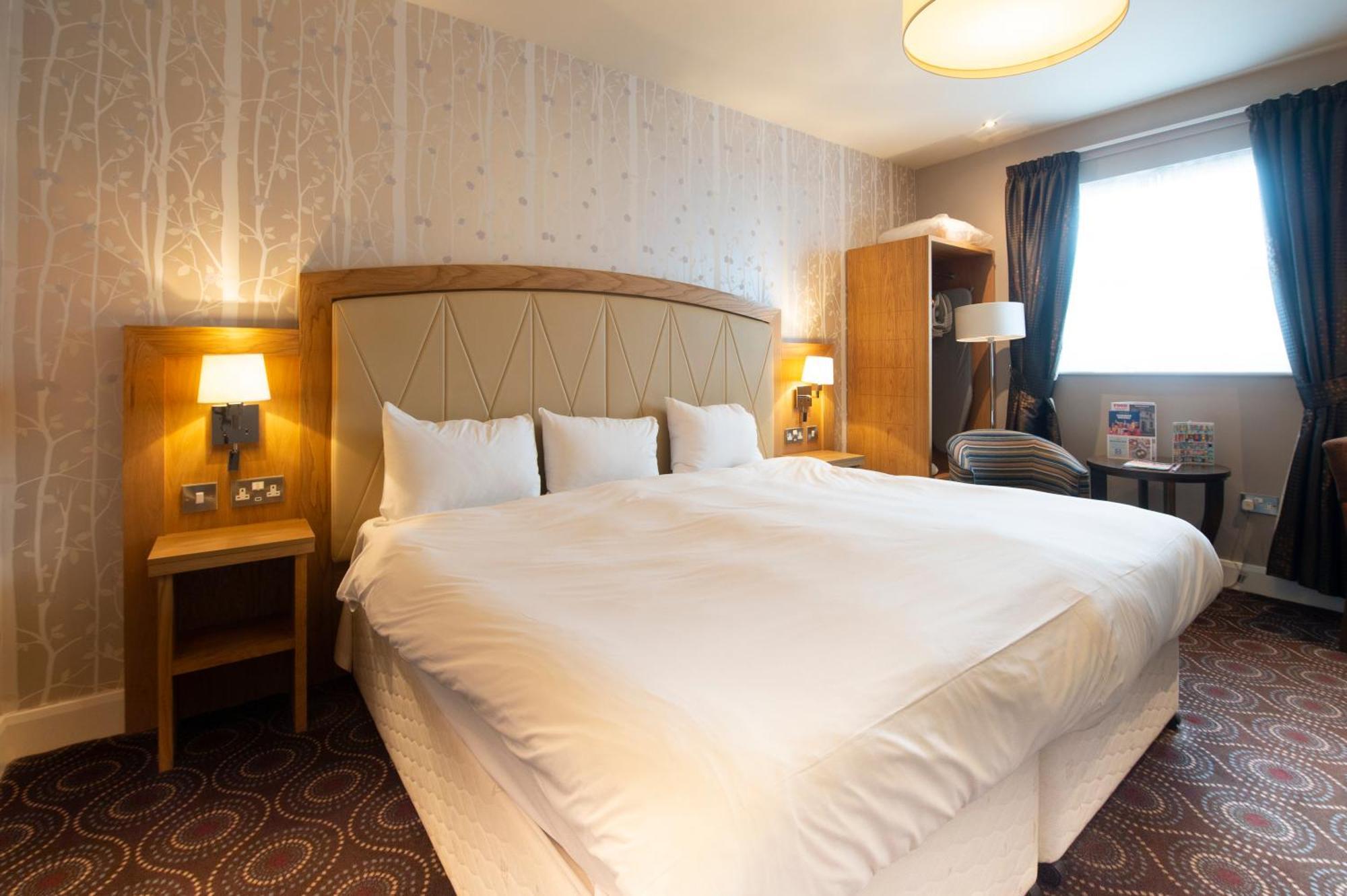Sandford House Hotel Wetherspoon Гантінгдон Екстер'єр фото